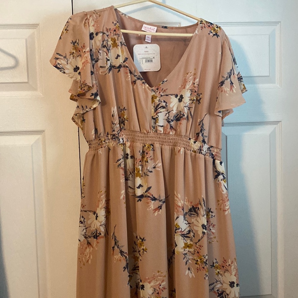 NWT! Maternity dress si2 2 Xl